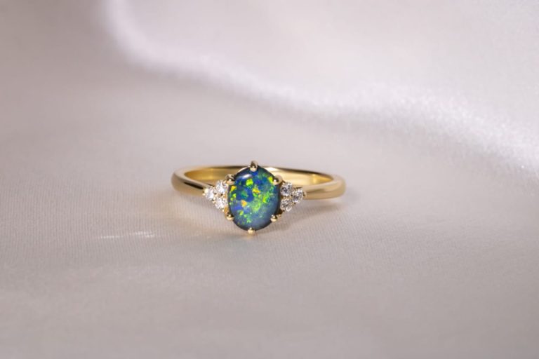 Dark Teal Sapphire Engagement Rings: Their Alluring Beauty